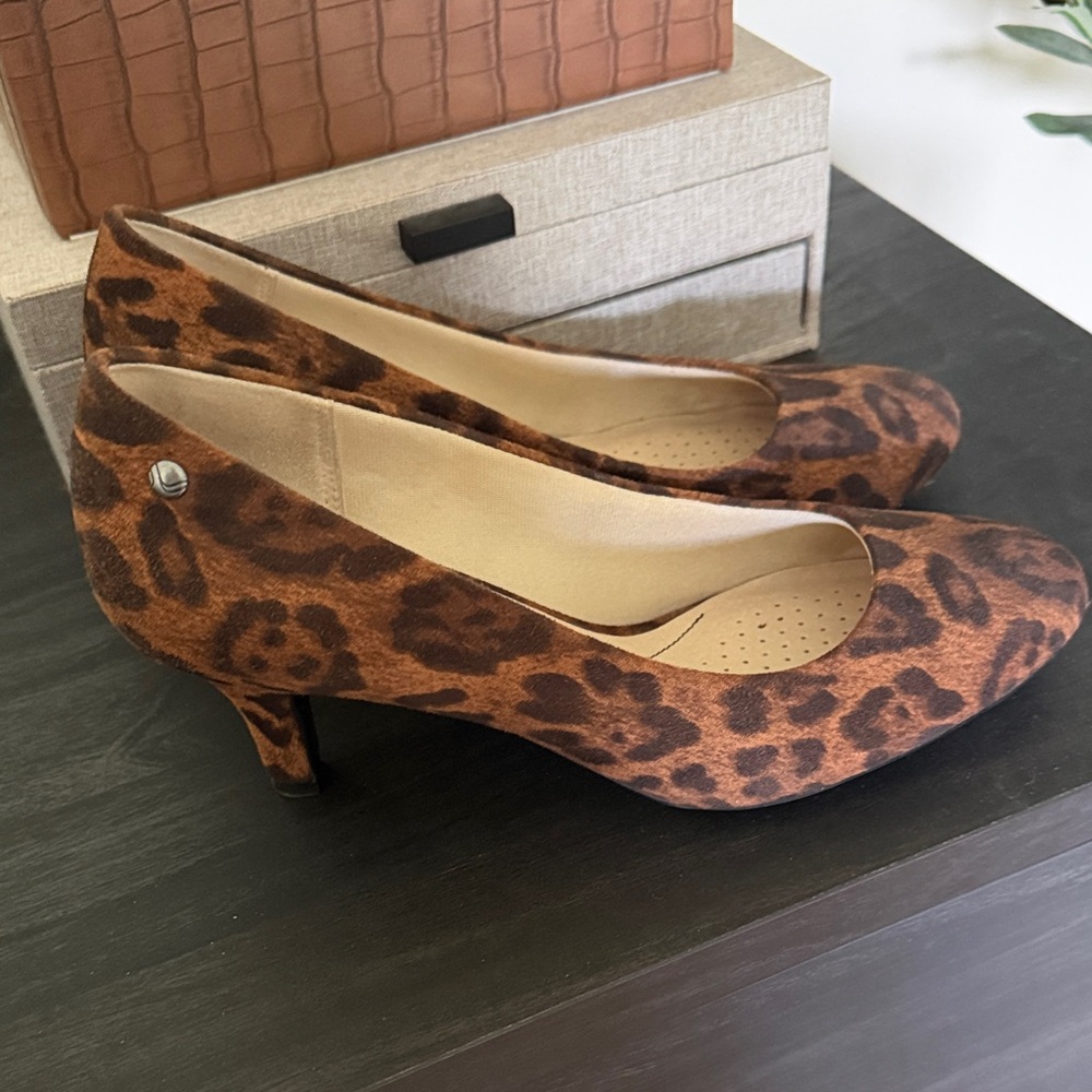 Life Stride Leopard Print Kitten Heel Pumps - Brown